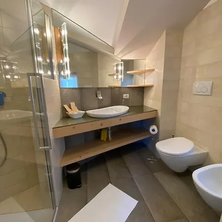 Mansarda Lina アパート *